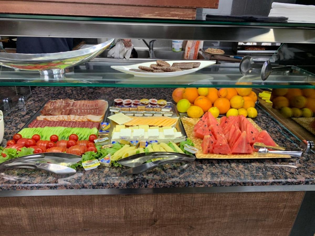 阿克申酒店 苏曼 外观 照片